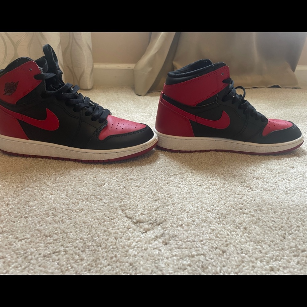 Authentic Jordan retro BANNED 1s (2016)